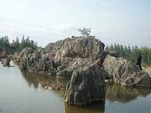 龟纹石假山叠水